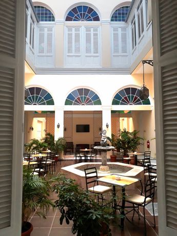 Imagen del bar/restaurante del Hotel E Louvre. Foto 2