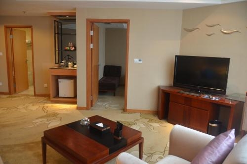 Imagen general del Hotel E Mei Shan Central Sunshine. Foto 4