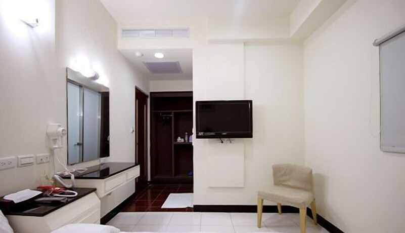 Imagen de la habitación del Hotel E Moon. Foto 28