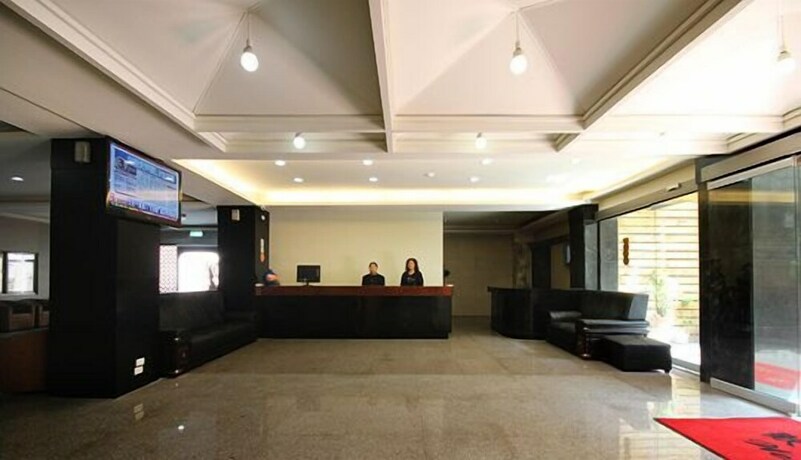 Imagen de los interiores del Hotel E Moon. Foto 31