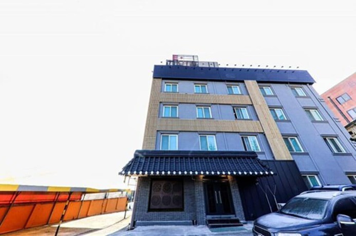 Imagen general del Hotel E Plus Hotel. Foto 2