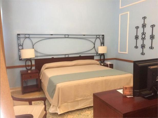 Imagen de la habitación del Hotel E Rueda. Foto 4