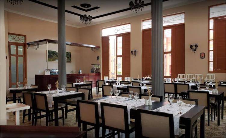 Imagen del bar/restaurante del Hotel E Rueda. Foto 2