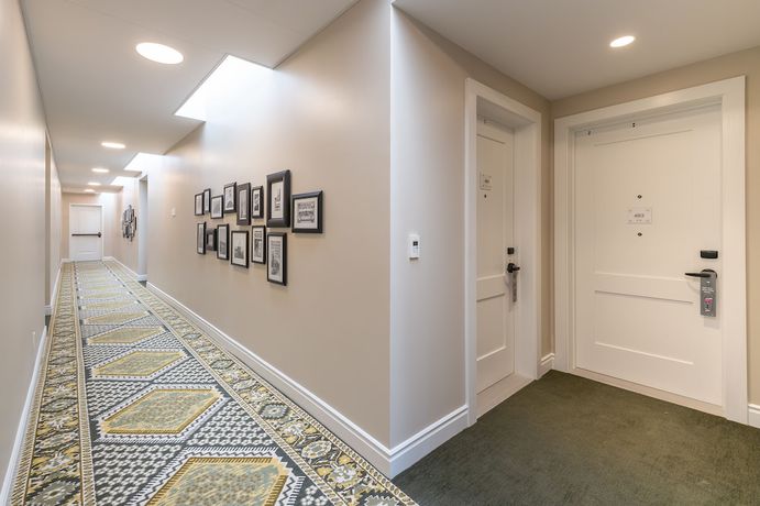 Imagen de los interiores del Hotel E, Santa Rosa. Foto 18