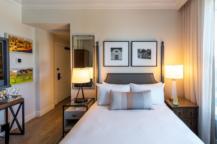 Imagen de la habitación del Hotel E, Santa Rosa. Foto 9