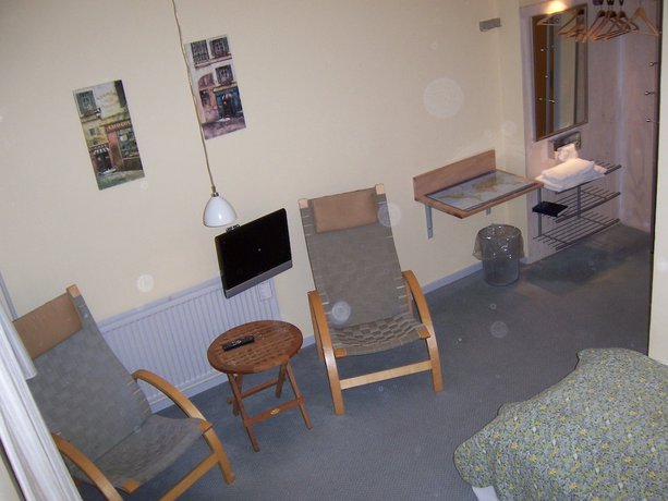 Imagen de la habitación del Hotel E4. Foto 10