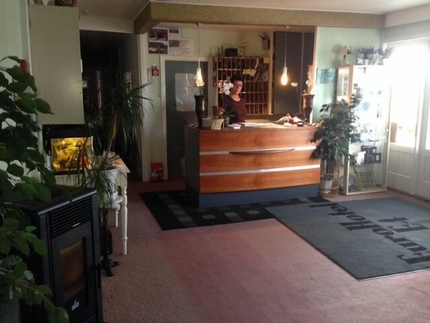 Imagen de los interiores del Hotel E4. Foto 18