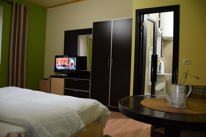 Imagen de la habitación del Hotel EAGLE, Tirana. Foto 5