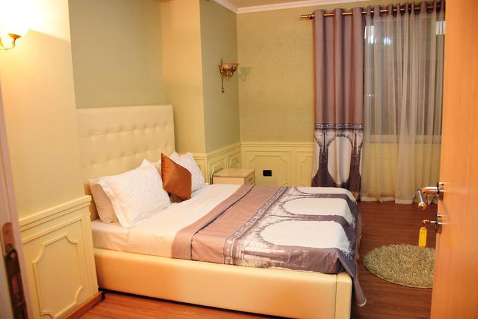 Imagen de la habitación del Hotel EAGLE, Tirana. Foto 6