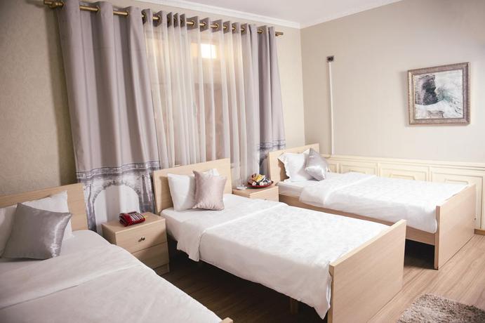 Imagen de la habitación del Hotel EAGLE, Tirana. Foto 10