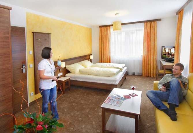 Imagen de la habitación del Hotel EB HOTEL GARNI. Foto 10