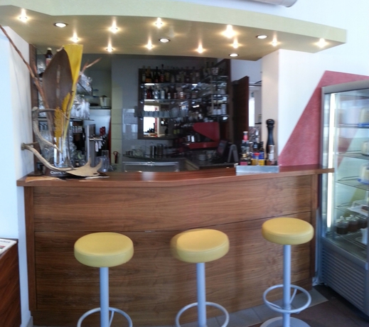 Imagen del bar/restaurante del Hotel EB HOTEL GARNI. Foto 5