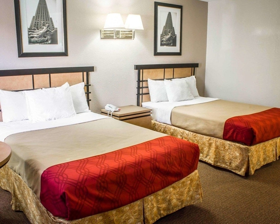 Imagen de la habitación del Hotel ECONO LODGE COLONIE CENTER MALL. Foto 10