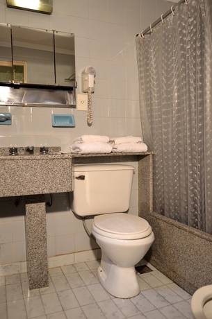 Imagen de la habitación del Hotel ECUADOR HOTEL. Foto 11