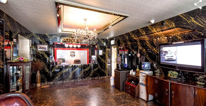 Imagen de los interiores del Hotel ED Hotel. Foto 19