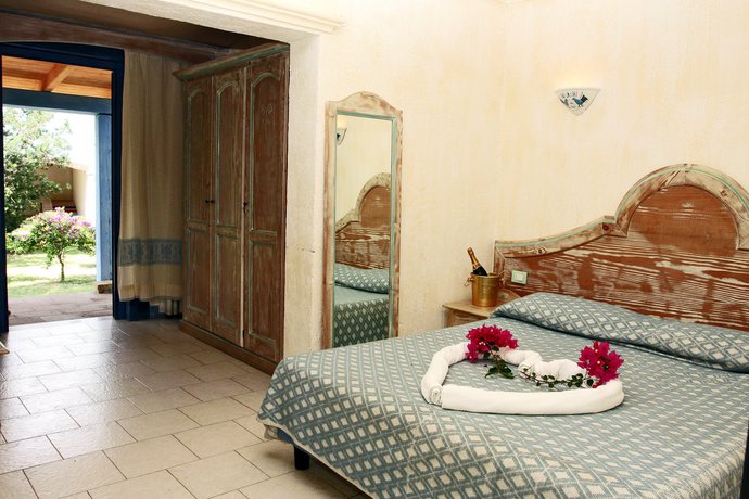 Imagen general del Hotel EDEN VILLAGE COLOSTRAI. Foto 8