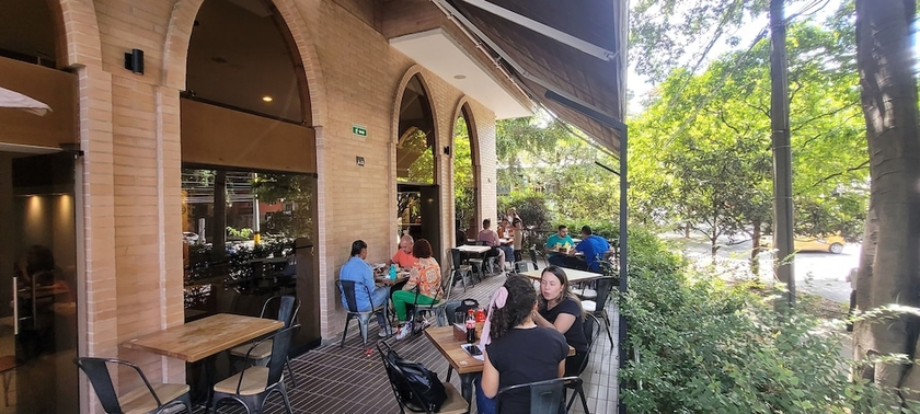 Imagen del bar/restaurante del Hotel EDIFICIO FENICIA. Foto 4