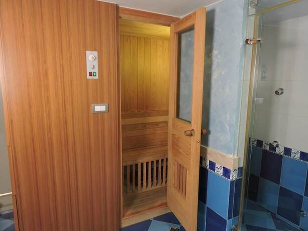 Imagen general del Hotel EDINBURGH Motel. Foto 2