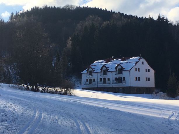 Imagen de los exteriores del Hotel EFI ApartHorn&iacute; Lipov&aacute;. Foto 18