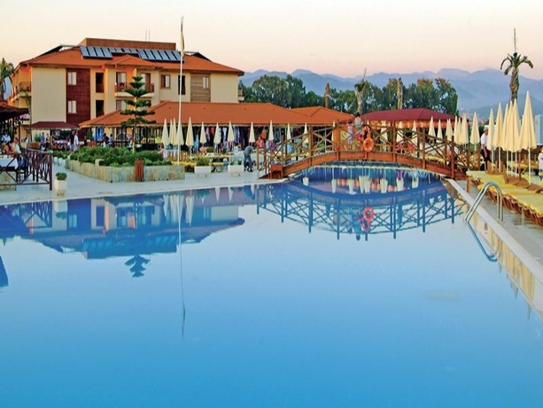 Imagen general del Hotel EFTALIA VILLAGE. Foto 9