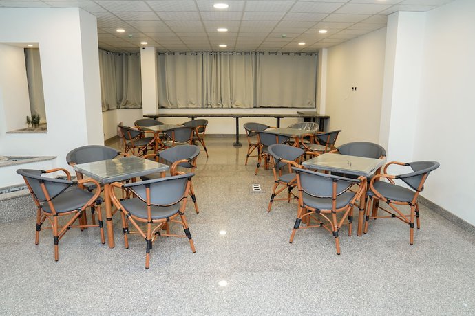 Imagen del bar/restaurante del Hotel EGY DAYS HOTEL. Foto 5