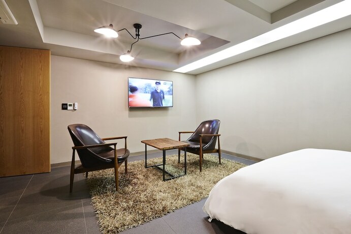 Imagen de la habitación del Hotel E-HOTEL. Foto 2