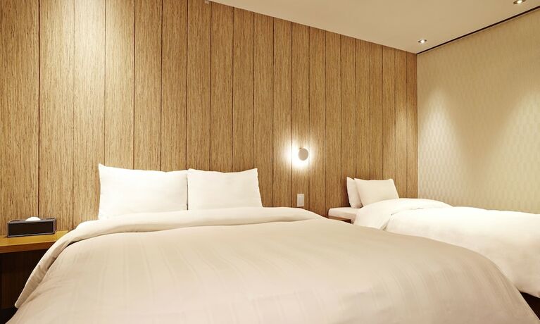 Imagen de la habitación del Hotel E-HOTEL. Foto 3