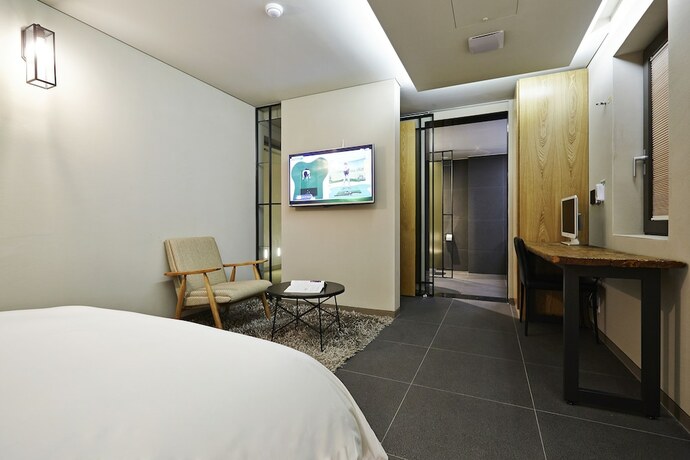 Imagen de la habitación del Hotel E-HOTEL. Foto 8