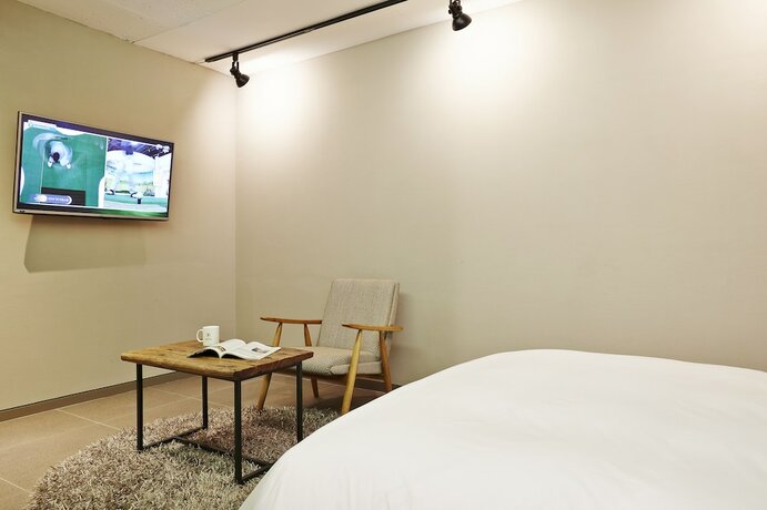 Imagen de la habitación del Hotel E-HOTEL. Foto 10