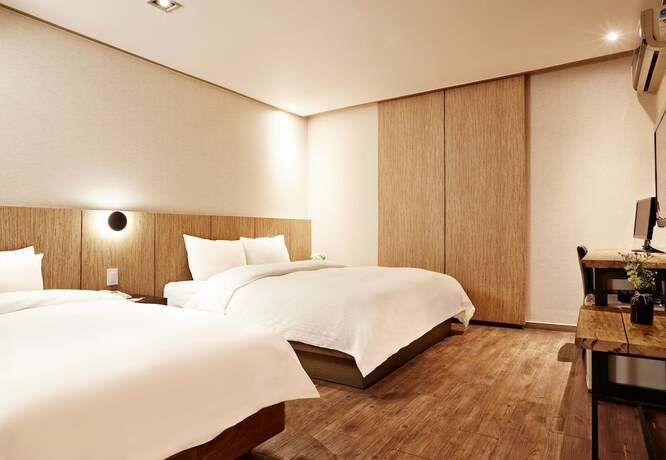 Imagen de la habitación del Hotel E-HOTEL. Foto 13