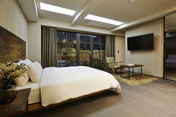 Imagen de la habitación del Hotel E-HOTEL. Foto 14