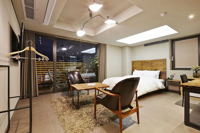 Imagen de la habitación del Hotel E-HOTEL. Foto 15