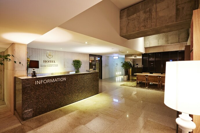 Imagen de los interiores del Hotel E-HOTEL. Foto 20
