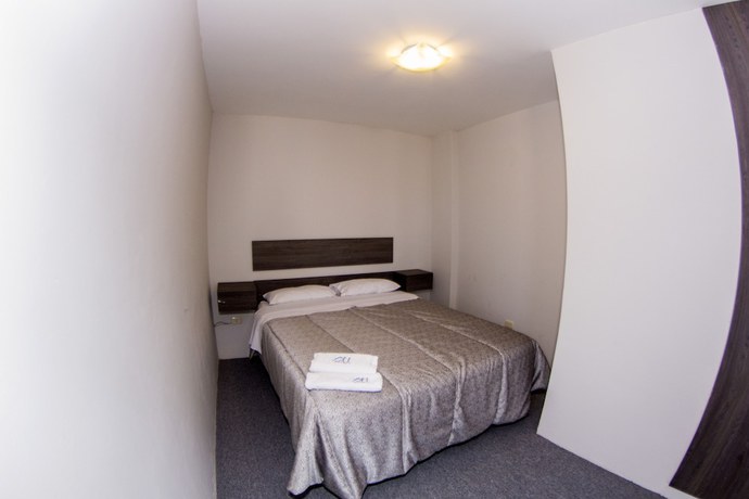 Imagen de la habitación del Hotel EIRL. Foto 7