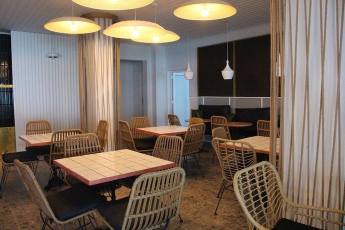 Imagen del bar/restaurante del Hotel E.J. Pyrgos Bay. Foto 6