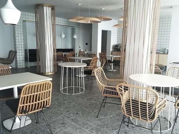 Imagen del bar/restaurante del Hotel E.J. Pyrgos Bay. Foto 7
