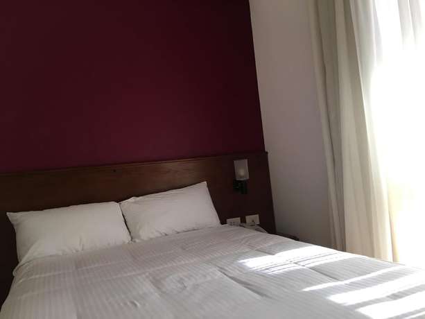 Imagen de la habitación del Hotel E-Just Borg El Arab. Foto 6