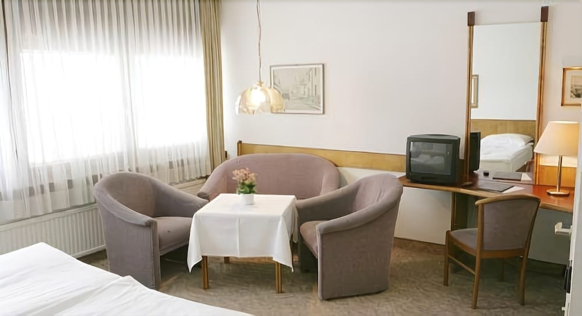 Imagen de la habitación del Hotel EKAZENT SCH&Ouml;NBRUNN. Foto 10