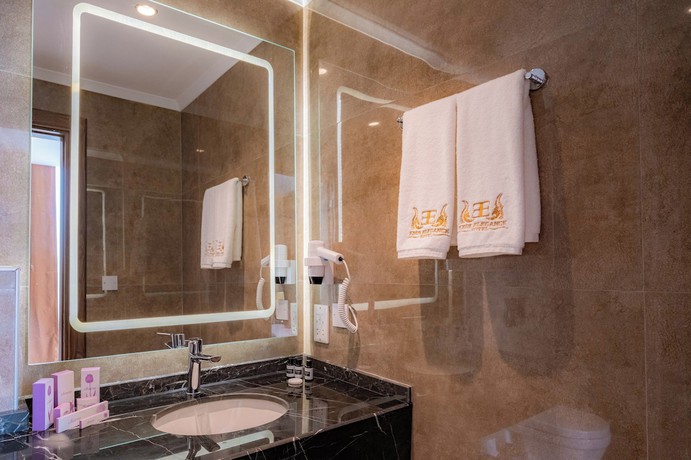 Imagen de la habitación del Hotel EKOR ELEGANCE. Foto 14