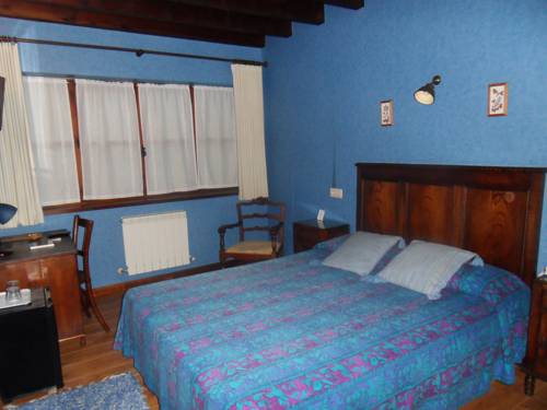 Imagen de la habitación del Hotel EL CARMEN, Ribadesella. Foto 9