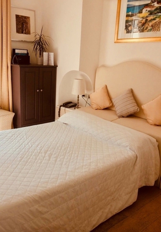 Imagen de la habitación del Hotel EL JEBEL. Foto 11