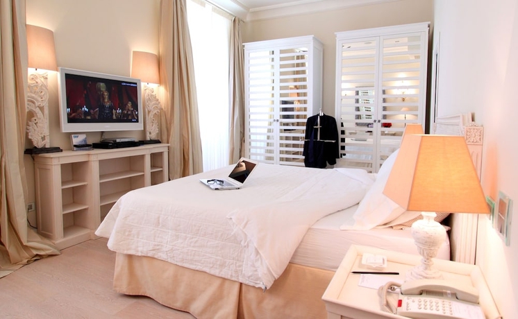 Imagen de la habitación del Hotel EL JEBEL. Foto 16