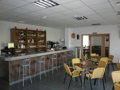 Imagen del bar/restaurante del Hotel EL LLANO. Foto 2