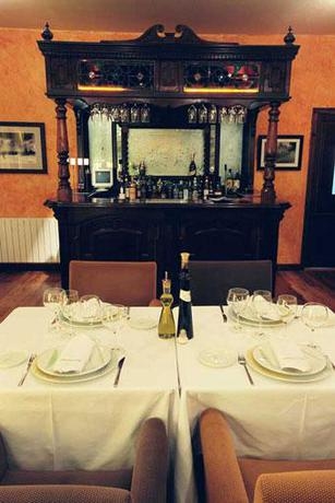 Imagen del bar/restaurante del Hotel EL PETIT MUNTANYO. Foto 5