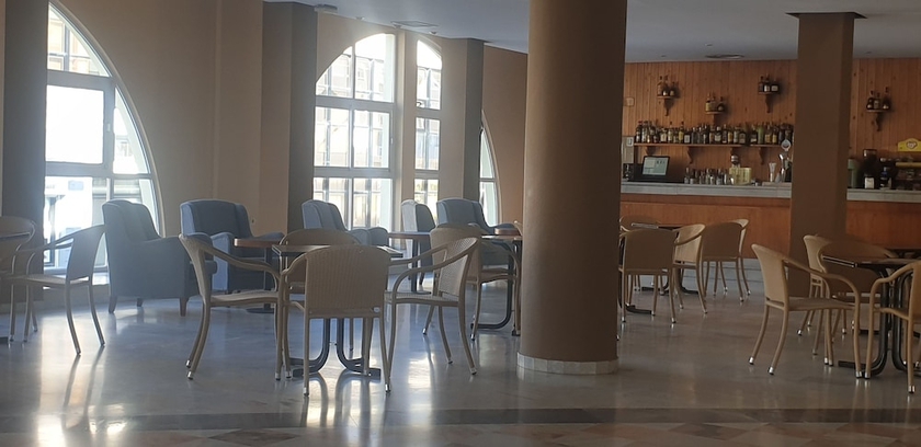 Imagen del bar/restaurante del Hotel ELE Andarax. Foto 2