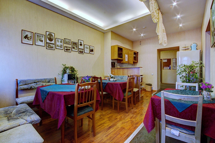 Imagen del bar/restaurante del Hotel ELEGY. Foto 3