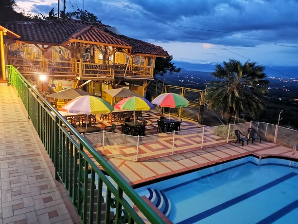 Imagen general del Hotel ELICERIO SALCEDO. Foto 7