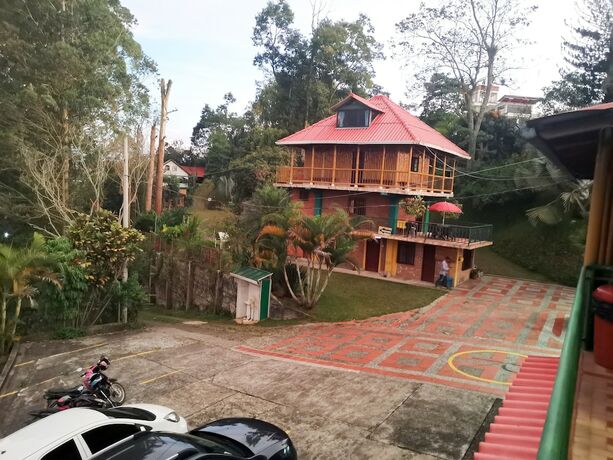 Imagen general del Hotel ELICERIO SALCEDO. Foto 9