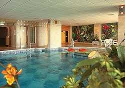 Imagen de la piscina del Hotel ELITE FOUR LUXURY APARTMENTS. Foto 7