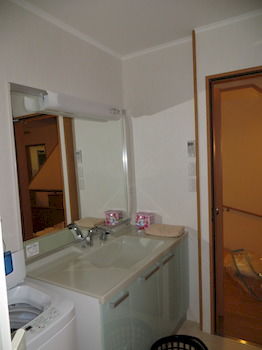 Imagen general del Hotel ELM Share House. Foto 7